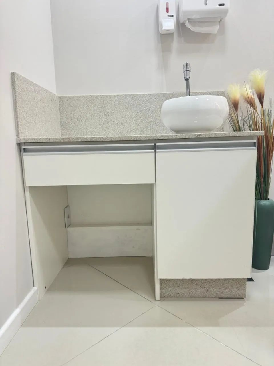 02 Pias com Balcão de Granito - 850 Cada