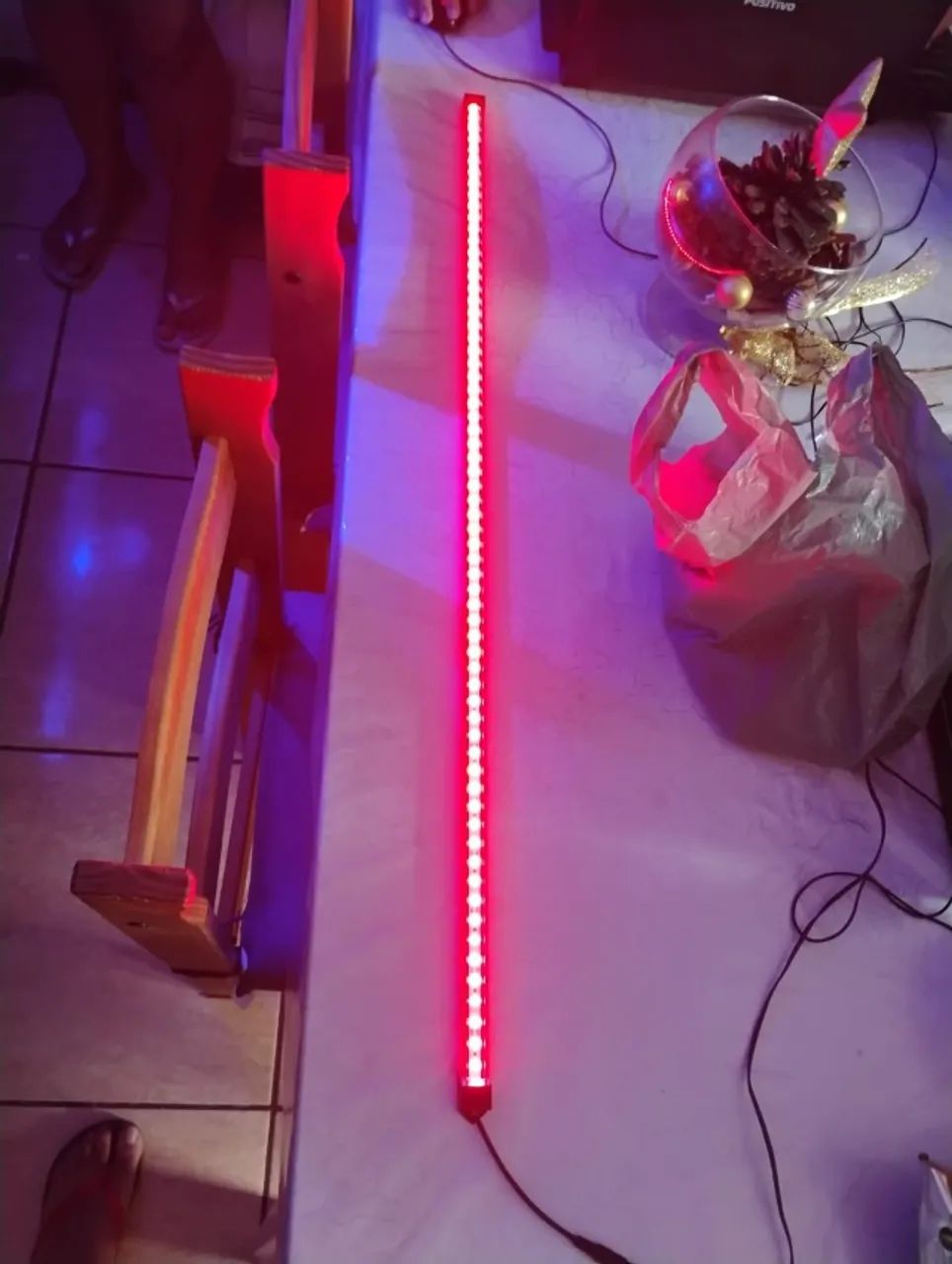 Luminária LED vermelho 90cm - Foto 3