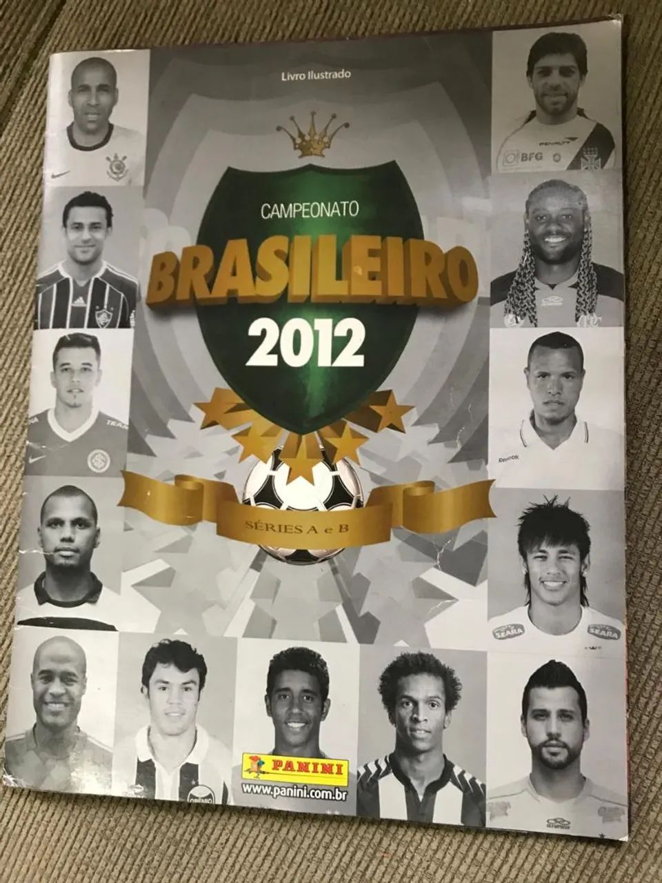  2 Álbuns campeonato brasileiro 2010 2011 2012 incompletos - Foto 3