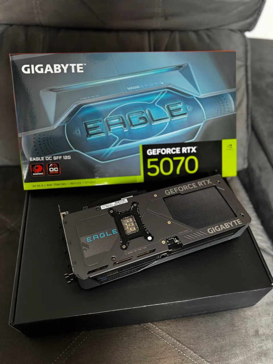 RTX 5070 GIGABYTE EAGLE SFF OC 12GB  - Foto 2