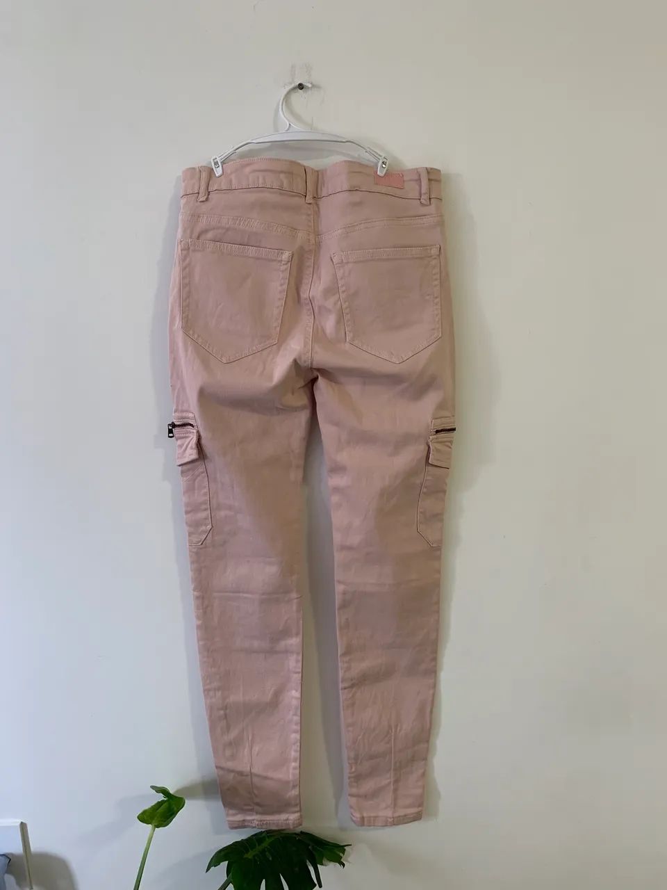 Calça jeans rosa pull and bear - Foto 2