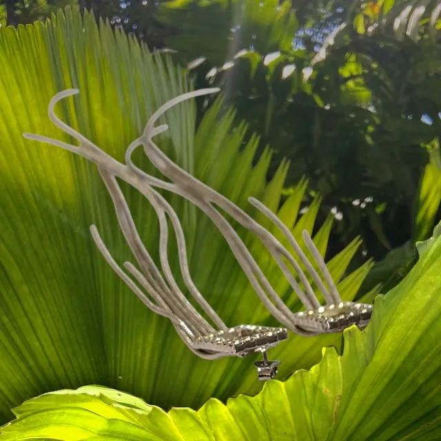 Par de Brincos de Prata com strass e fios pendurados - Foto 3