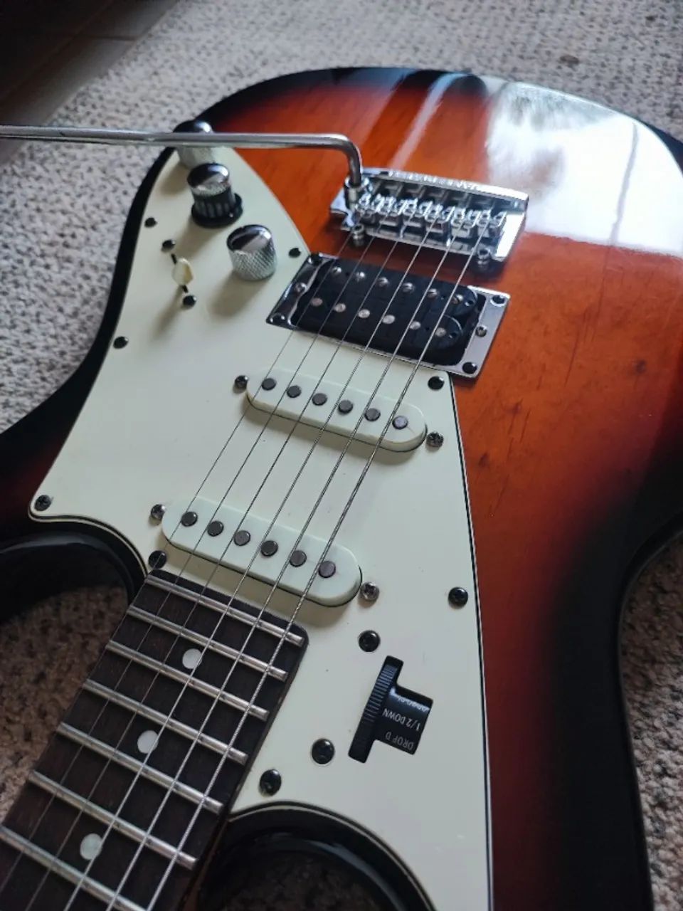 Guitarra Line 6 Variax JTV-69 - Instrumentos musicais - Paciência
