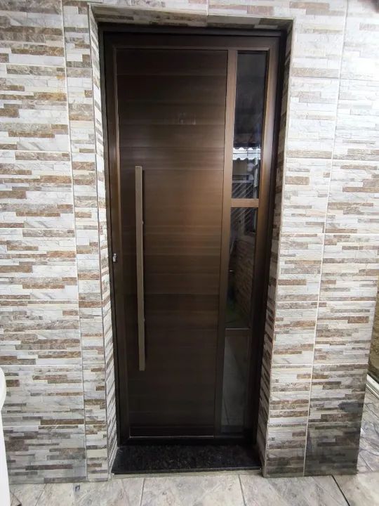 Porta de alumínio Marrom 