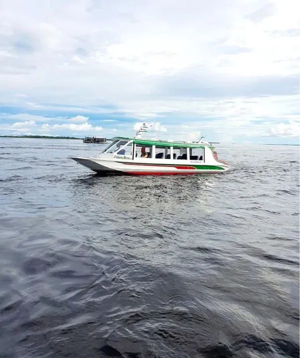 Lancha para até 18 pessoas - Foto 5