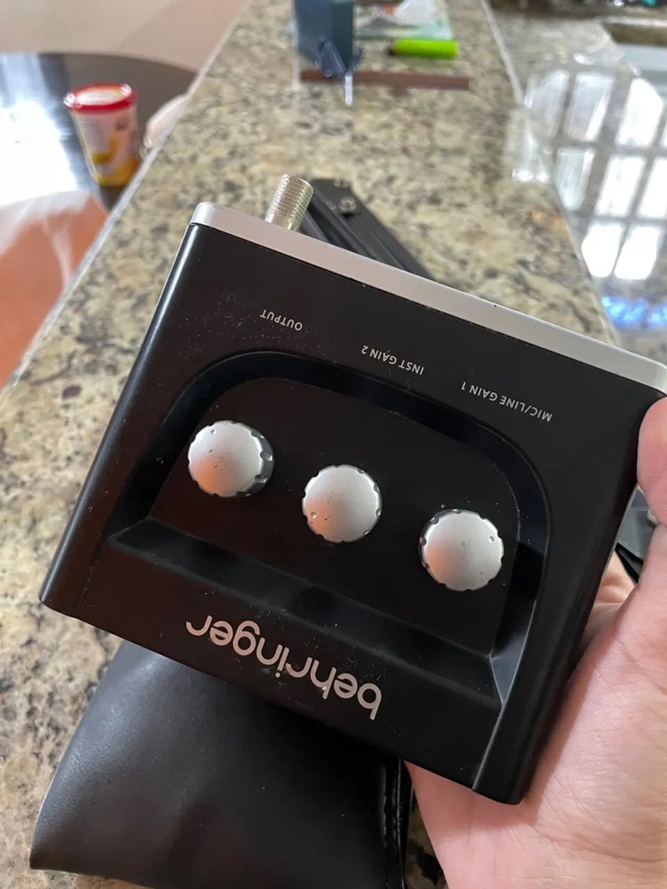 Microfone SHURE + Interface de áudio Behringer  - Foto 2
