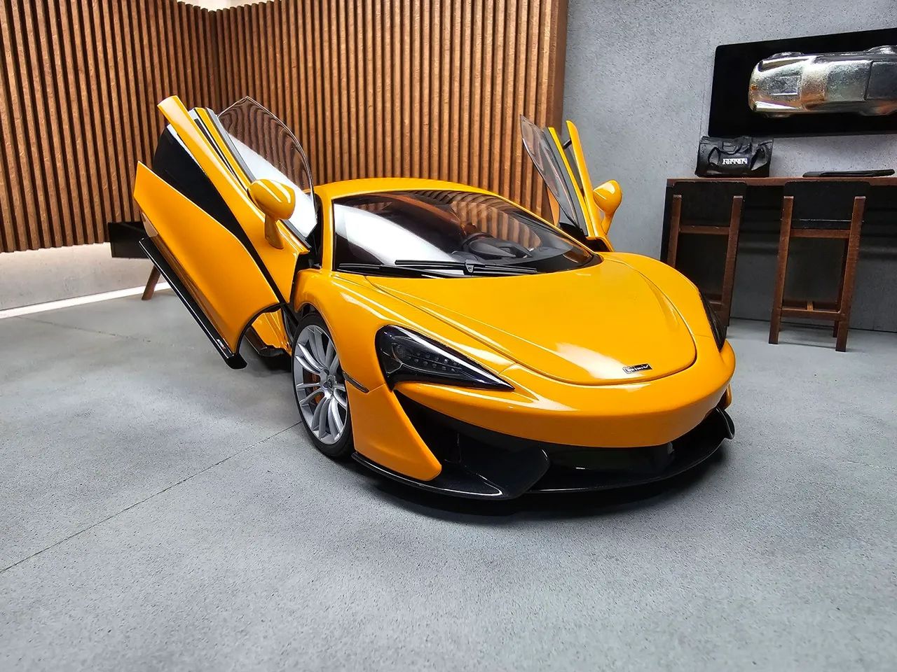 Miniatura McLaren 570S Autoart 1/18 - Foto 3