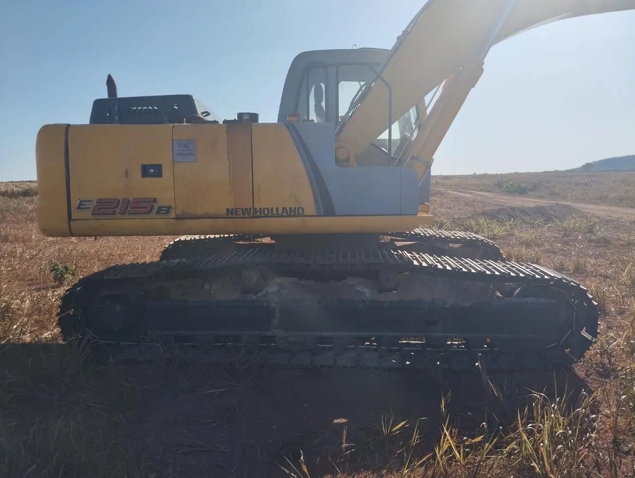 Escavadeira New Holland E 215 - Foto 5