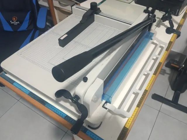 N400A3R Guillotine Cutter A3 – 400 Sheets