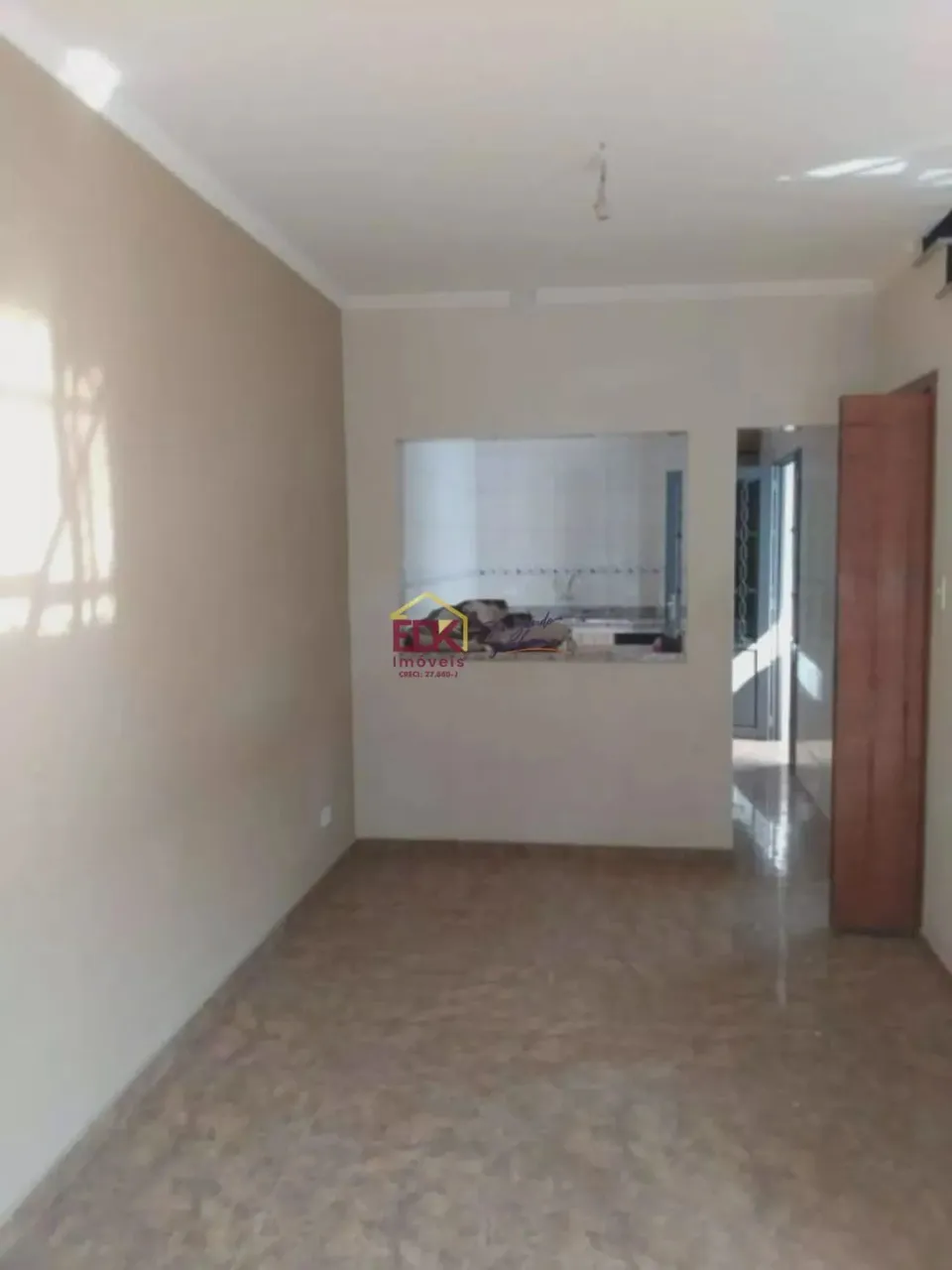 ALUGA KITNET COM GARAGEM E com 1 quarto em Parque São Luís - Taubaté - SP