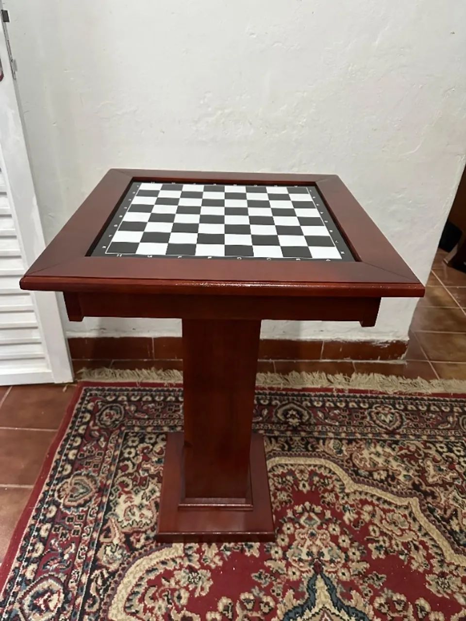 Mesa para jogar Xadrez e damas