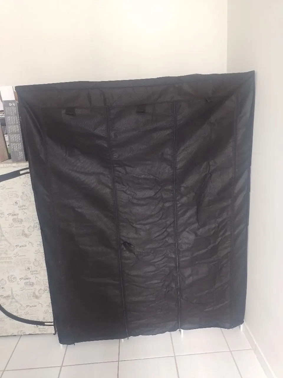 Guarda-Roupa Portátil Preto
