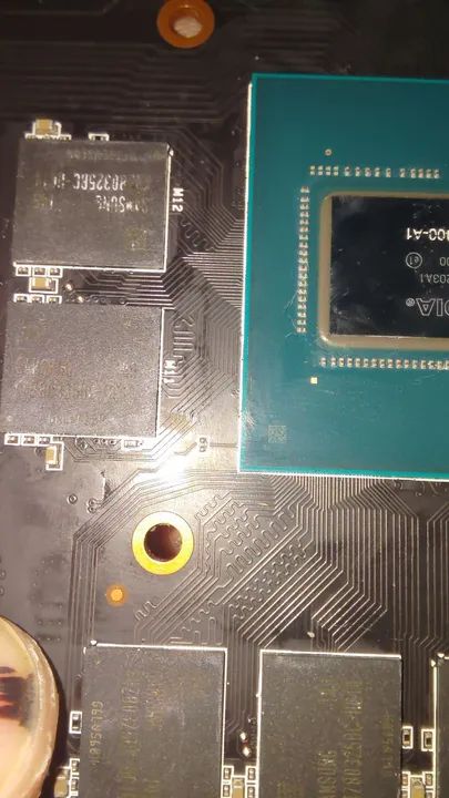 GTX 1660ti funciona mas tá precisando assistência 