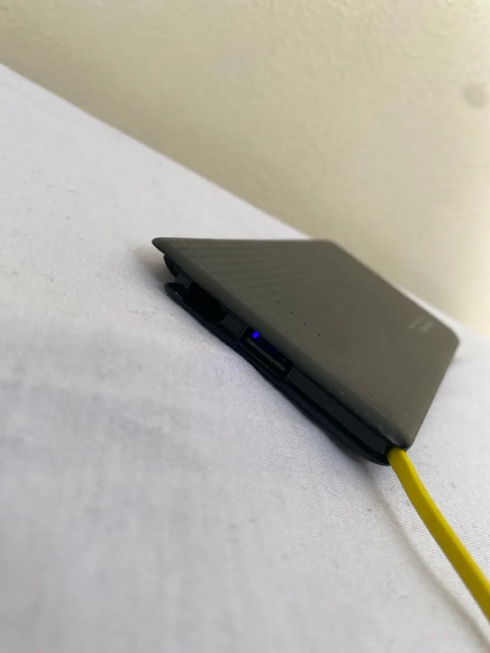 Carregador Portátil Slim - Prático e Eficiente!