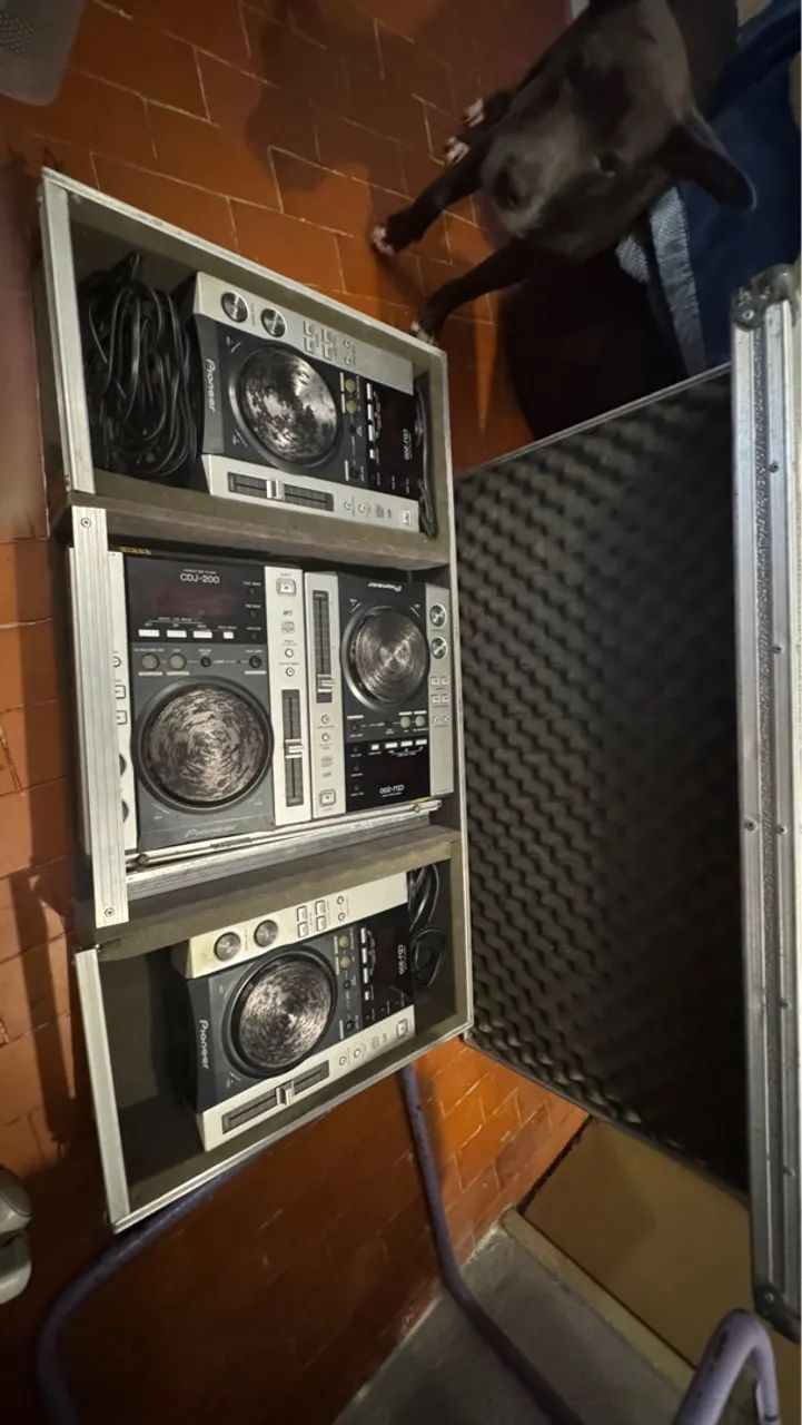 Pioneer CDJ-200 - Equipamentos para DJs
