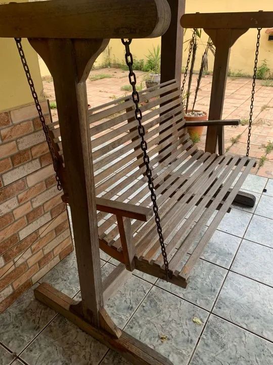 Jogo de bancos para área externa + balanço 