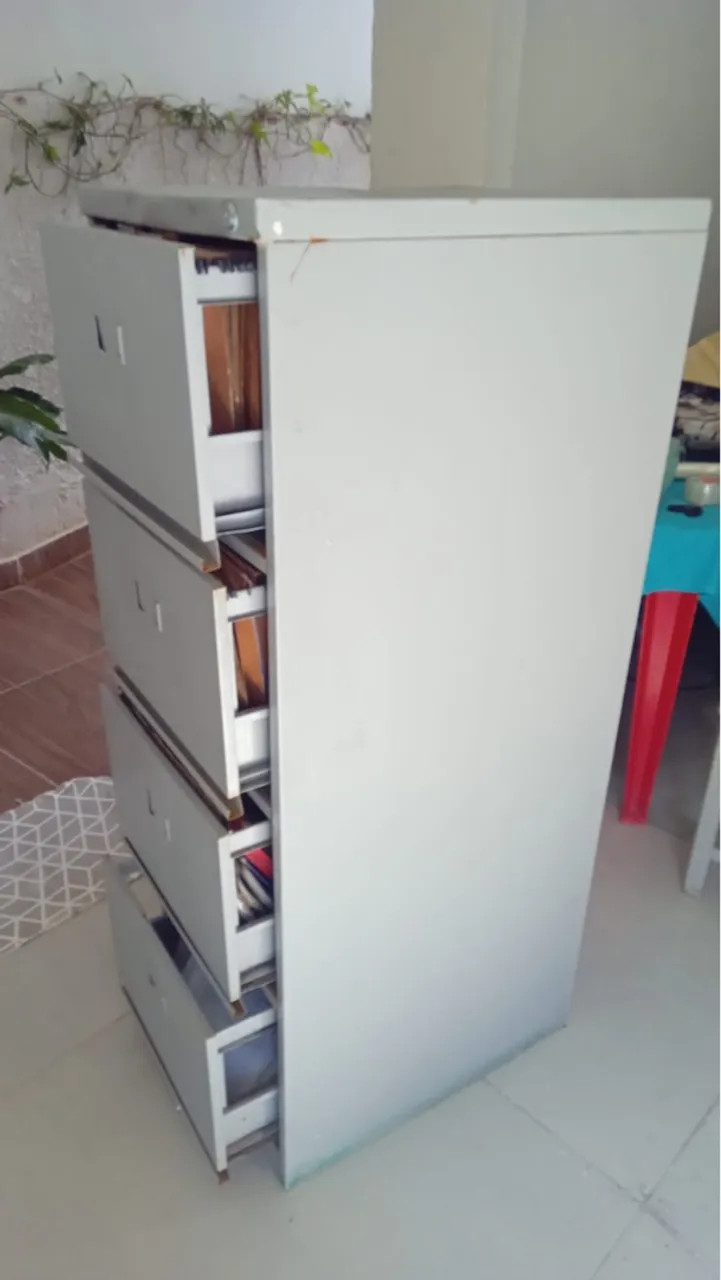 Arquivo de Aço com 4 Gavetas