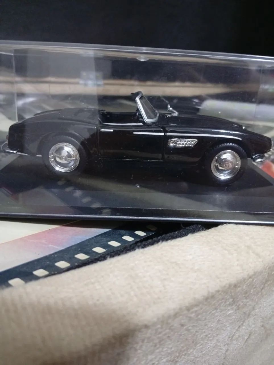 Miniatura BMW 507 em escala 1/43 - Foto 3