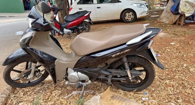 Vendo uma Honda biz