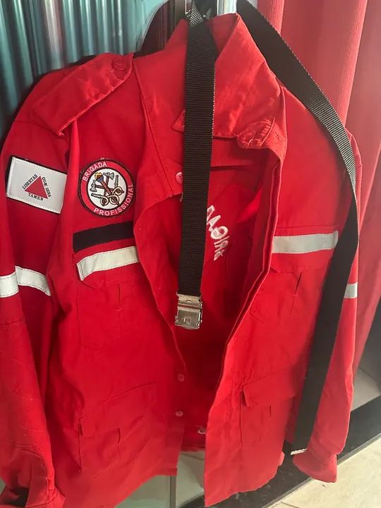 Gandola calça cinto e blusa preta  - Foto 3