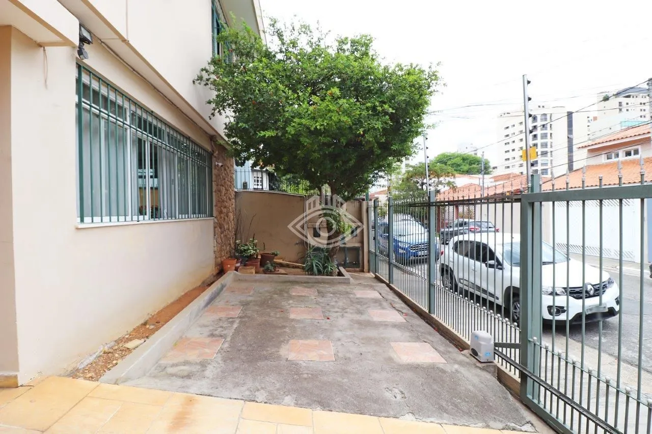 Sobrado para venda e locação na Rua Panapoi, Campo Belo, São Paulo