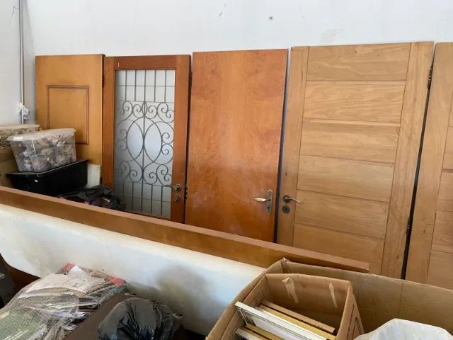 Portas de madeira maciça (Jequitibá)64286340757378121