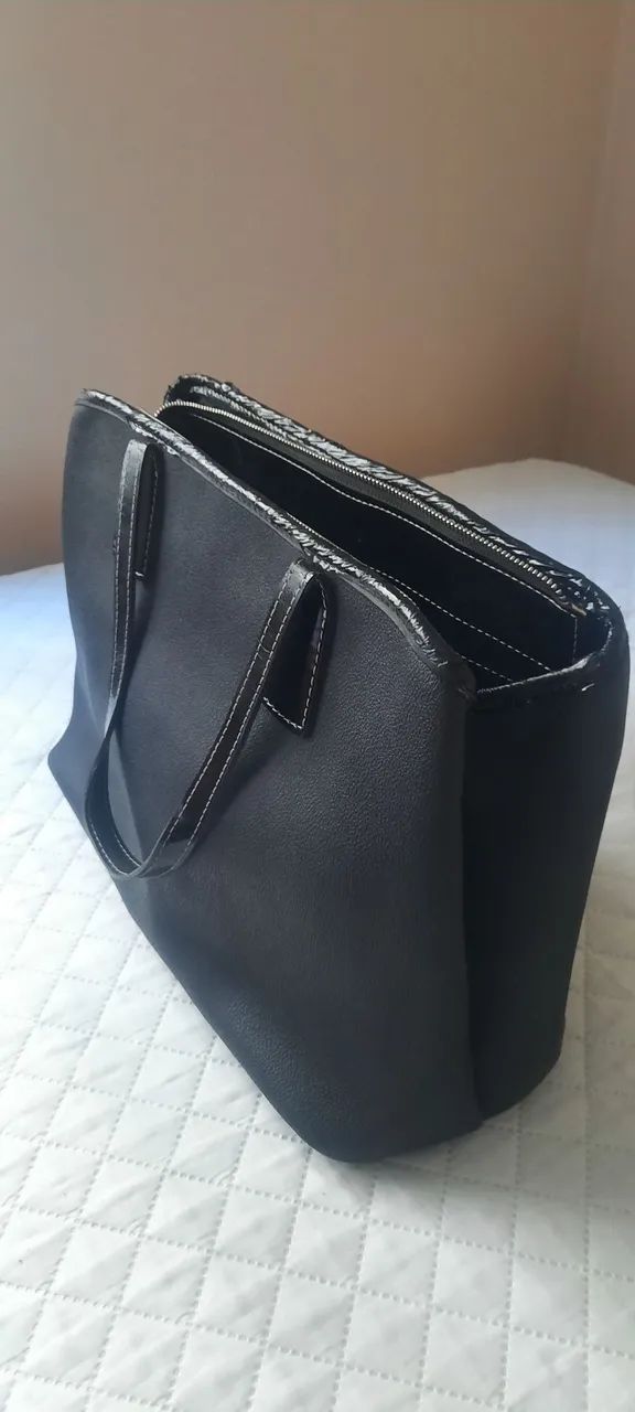 Bolsa CORELLO de couro preto com detalhes em dourado - Foto 5