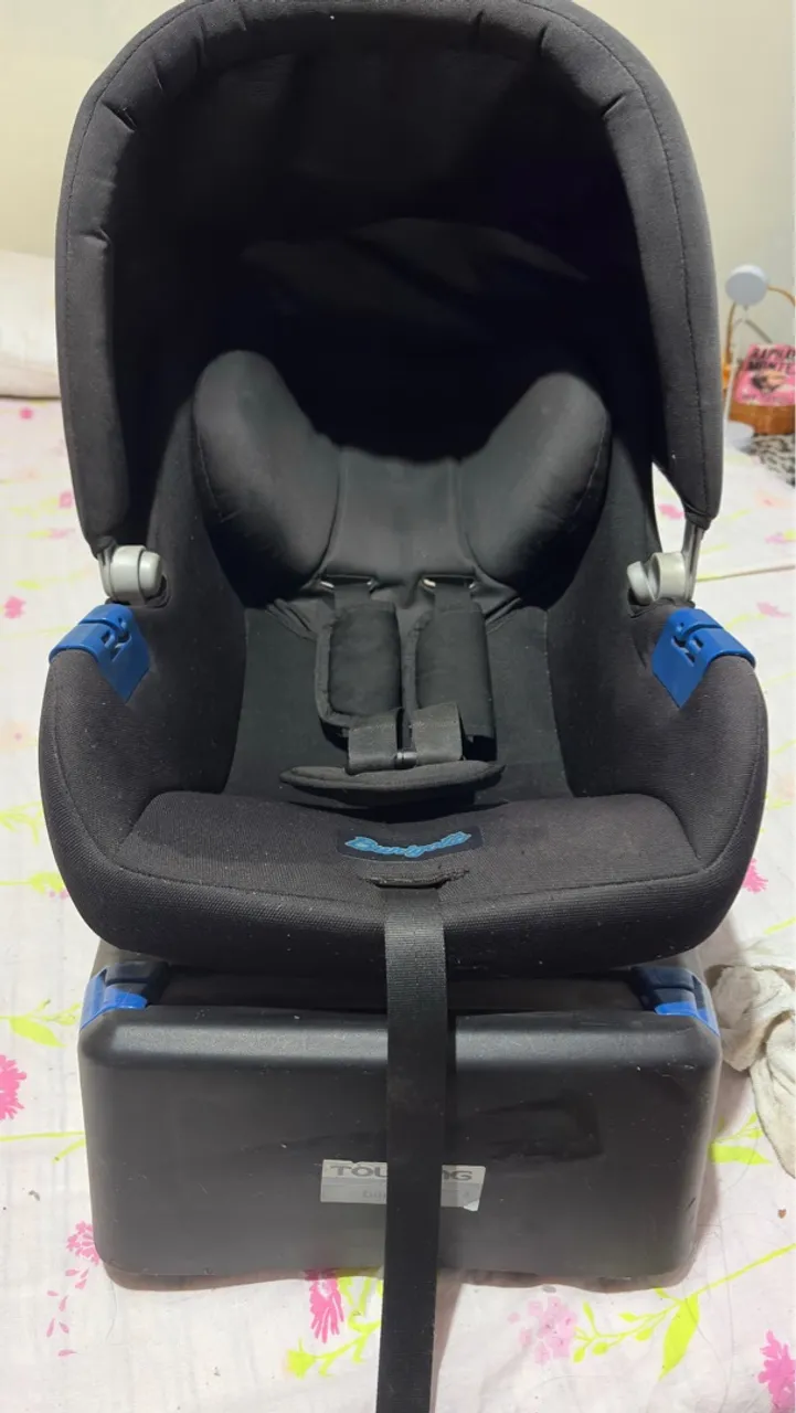 Bebê conforto Burigotto + base de assento