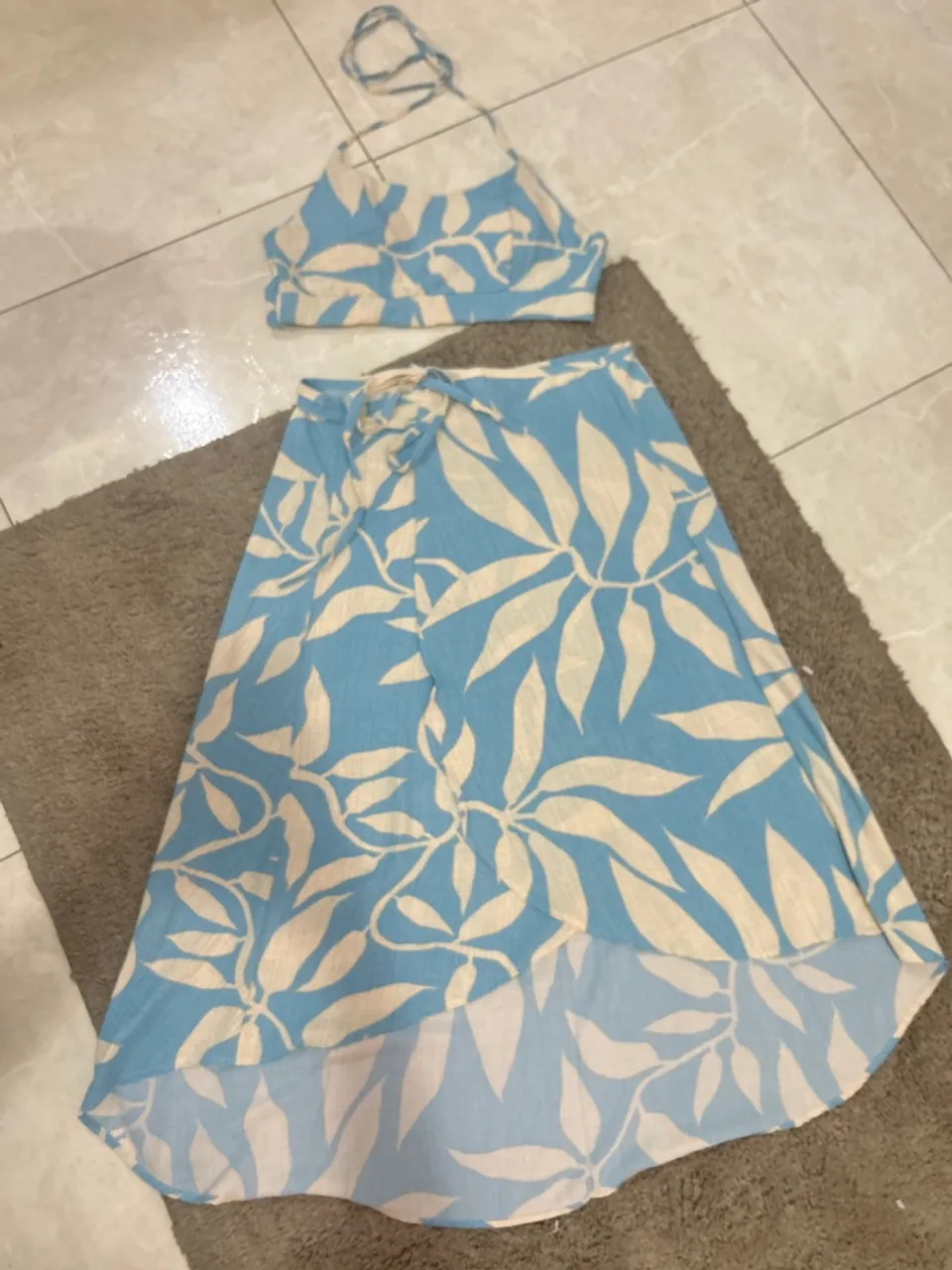 Conjunto Saia e Cropped Floral Azul