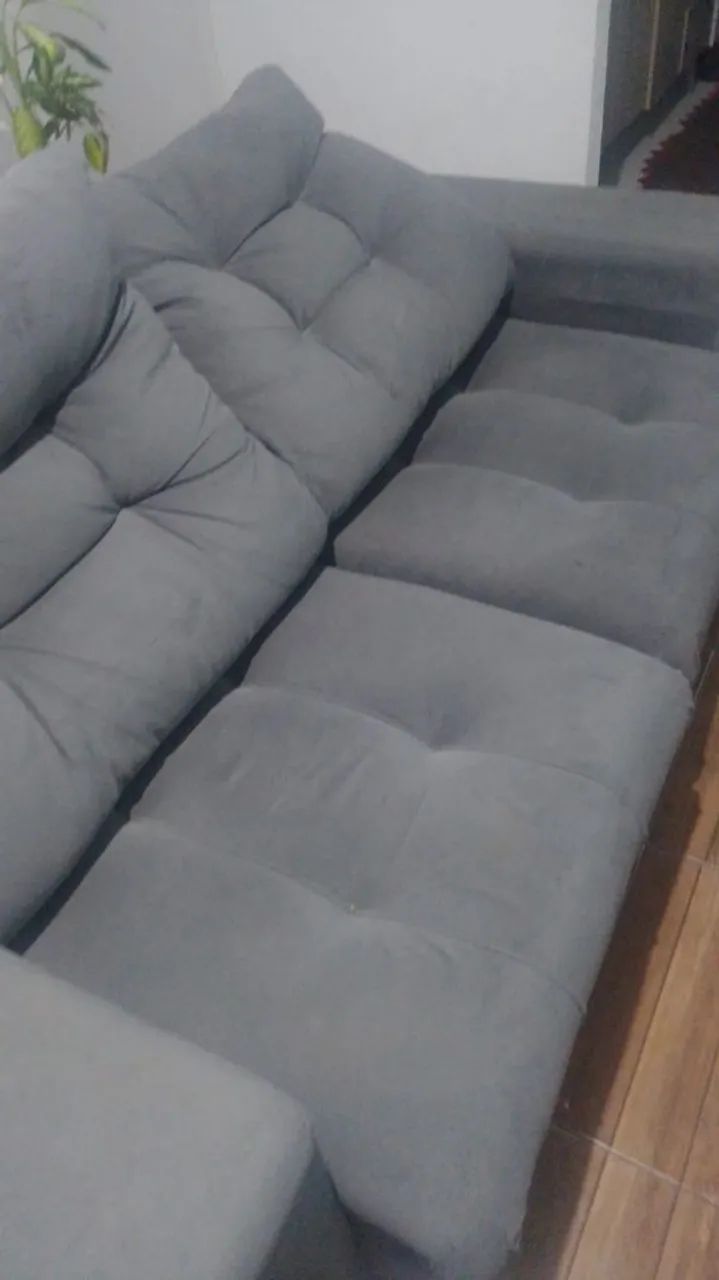 Sofá confortável e espaçoso retrátil 
