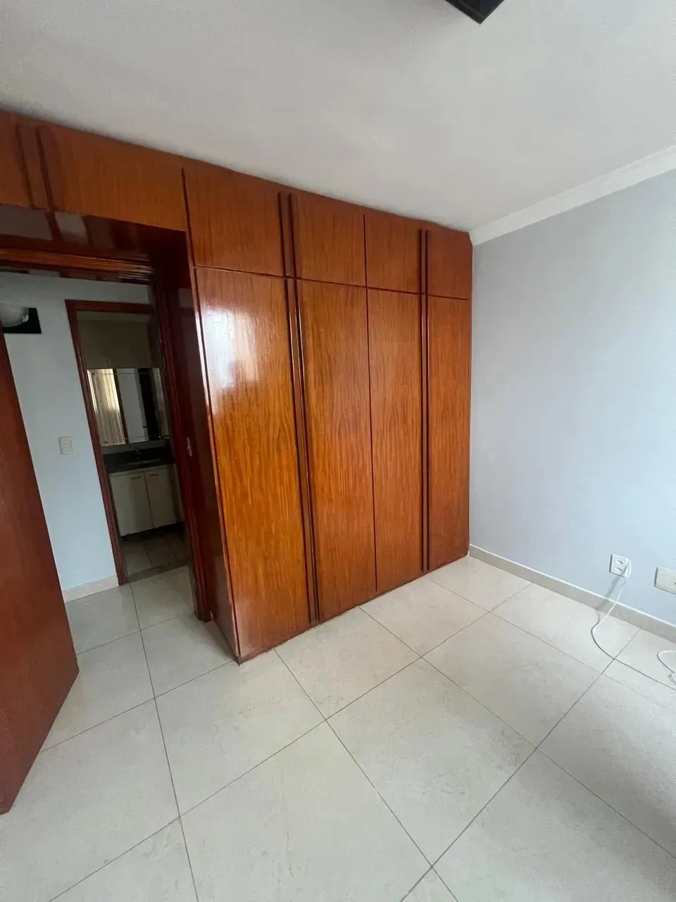 Vendo Apartamento com 2/4 no Edifício Itauã, Setor Nova Suiça otima localização. - Goiânia