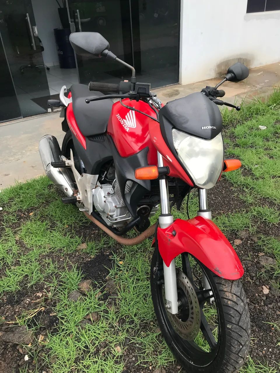 Vende-se HONDA CB300r - Foto 5