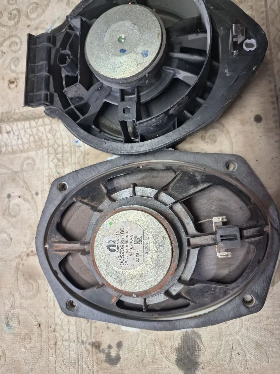 par de autofalante  funcionando 