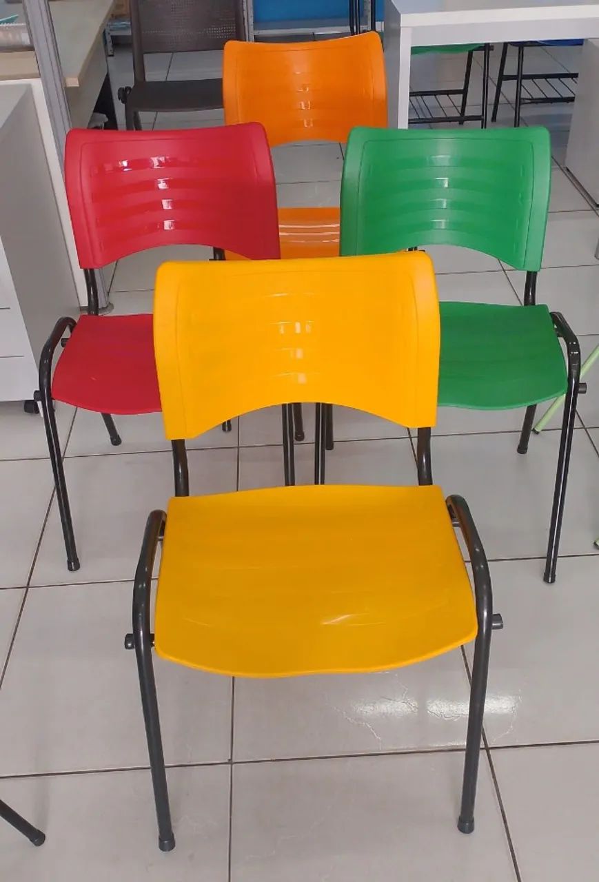 CADEIRAS FIXA DE PLASTICO RESISTENTE  - Foto 3