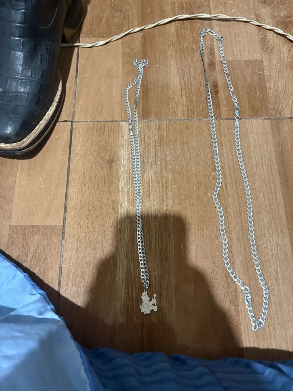 vendo prata 8mm pescoço,8mm pulso,6mm pescoço e pingente tio patinhas  - Foto 2