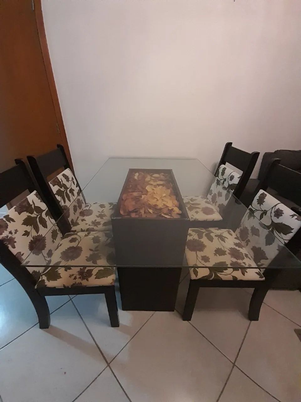 Mesa jantar retangular 4cadeiras 