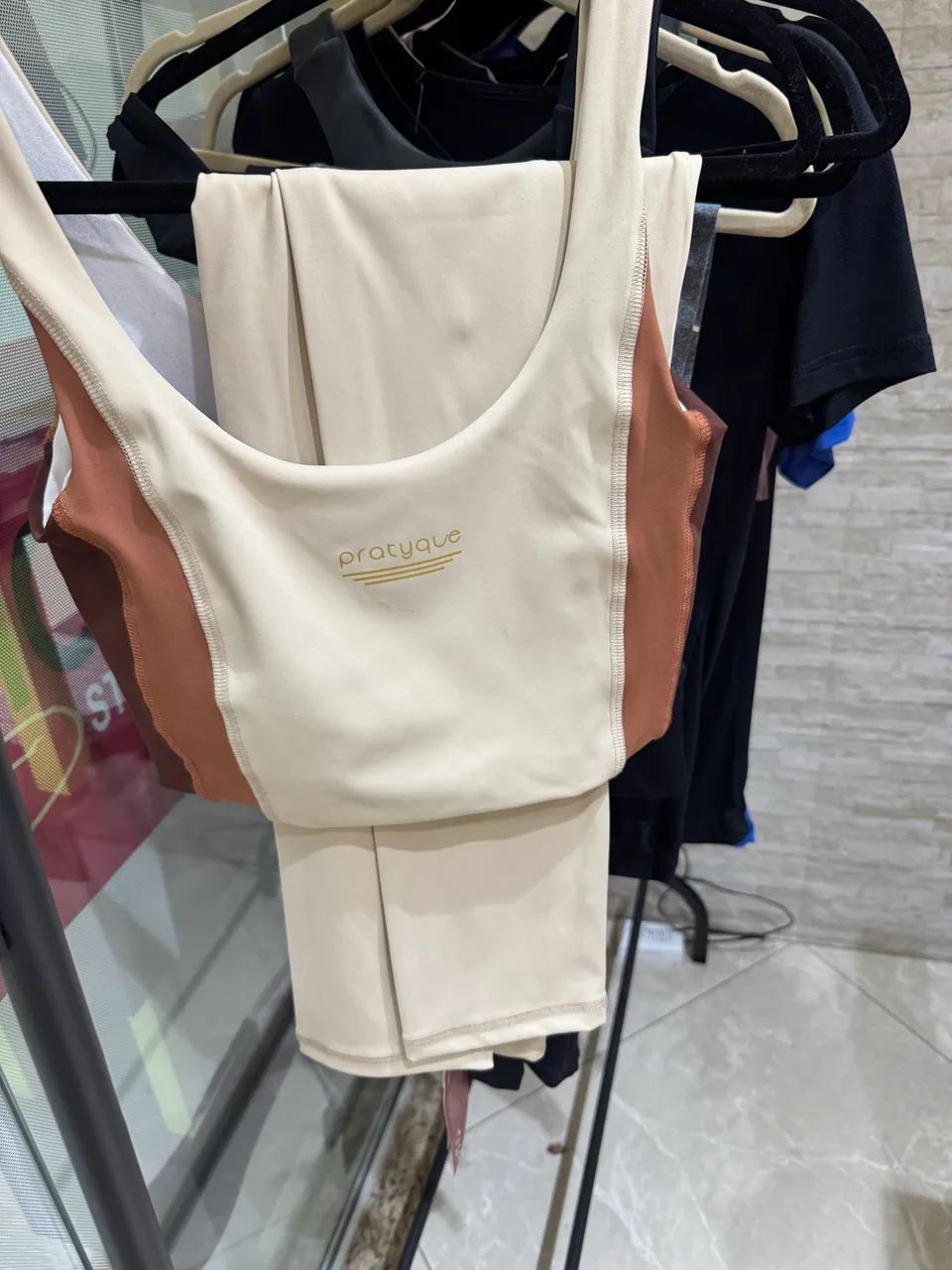 Conjunto academia 