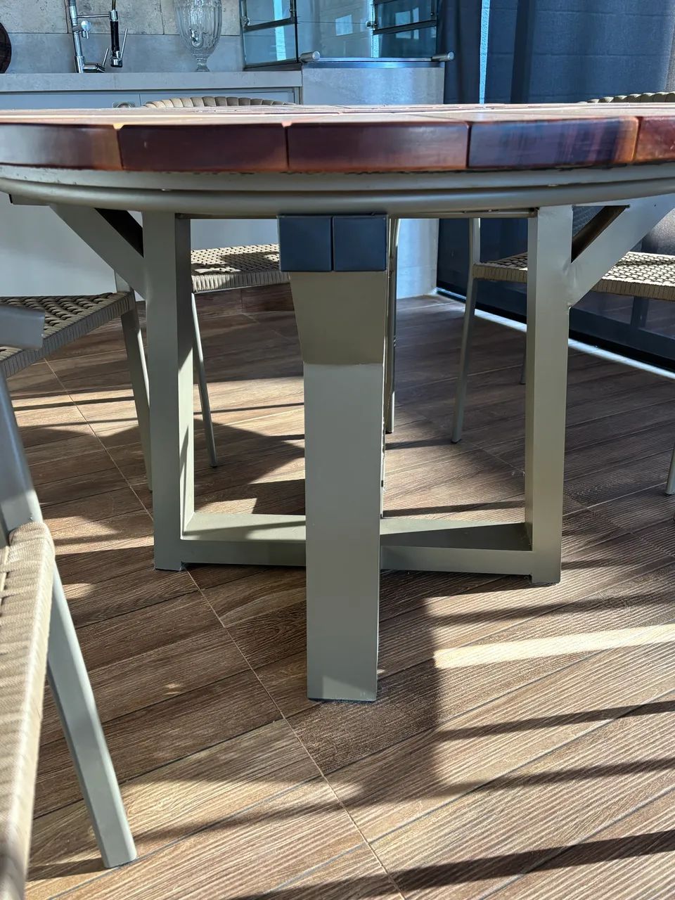 Mesa com 6 cadeiras  - Foto 3