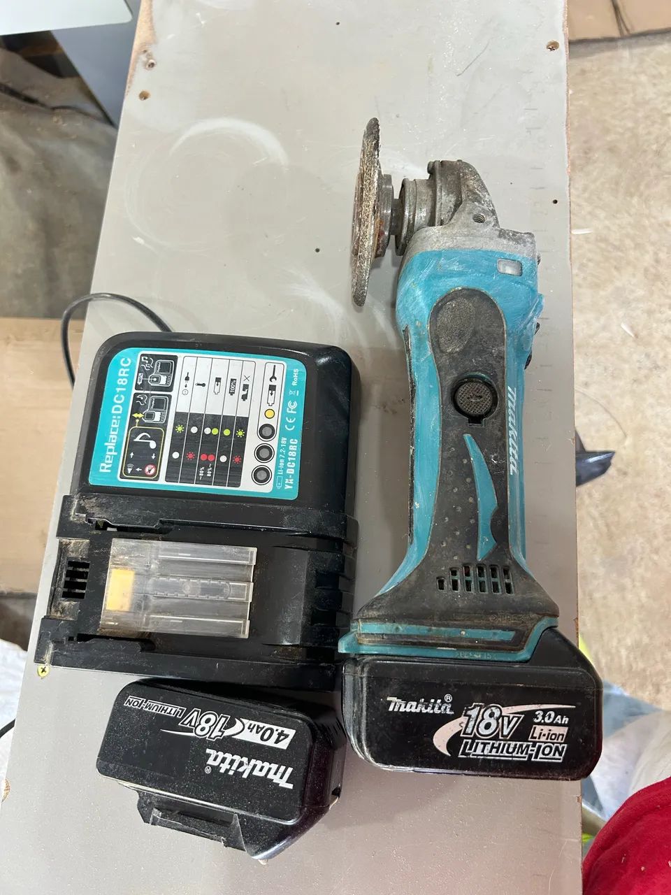 Lixadeira makita 18v