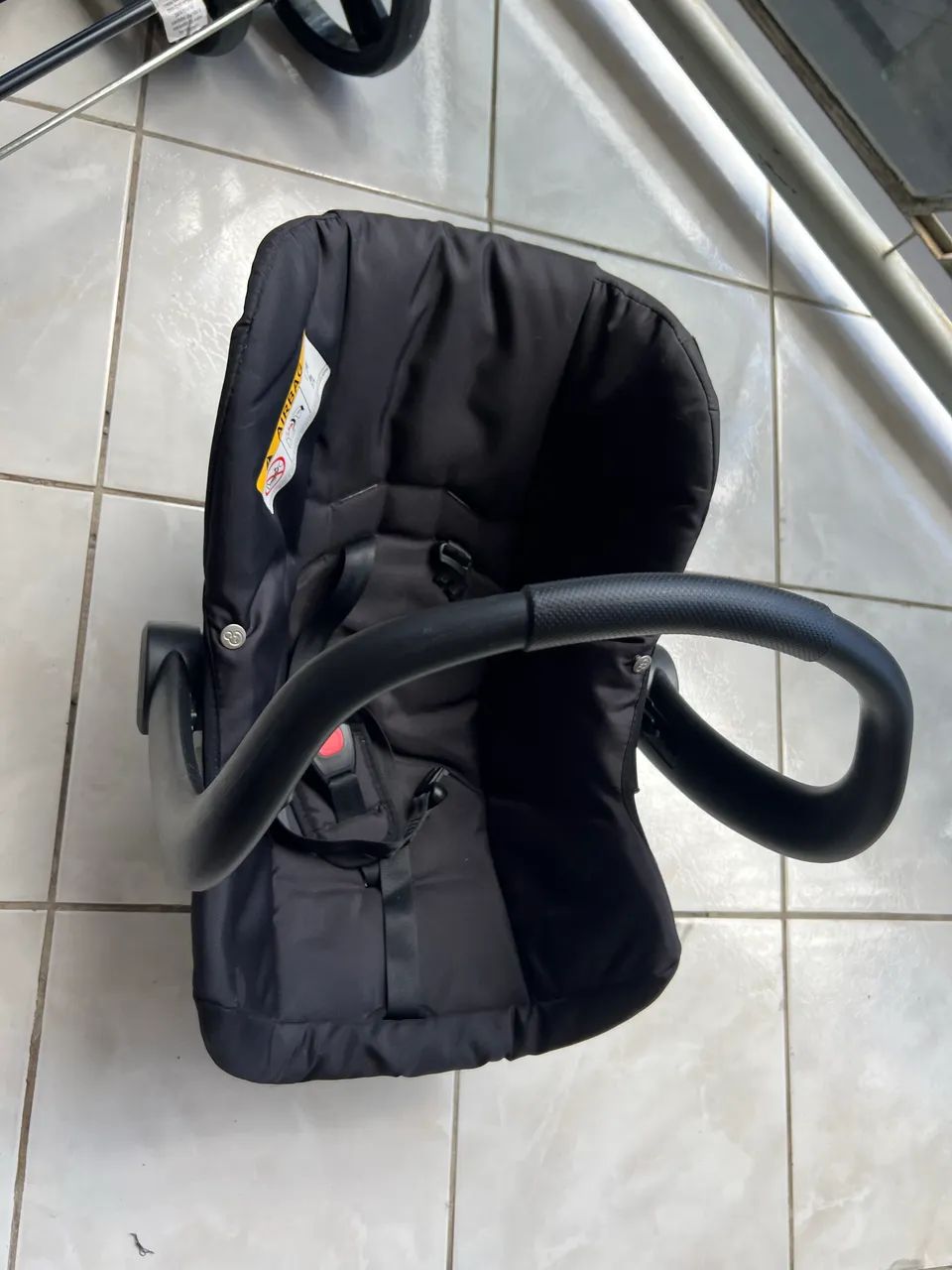 Carrinho de bebê completo seminovo no plástico  - Foto 3