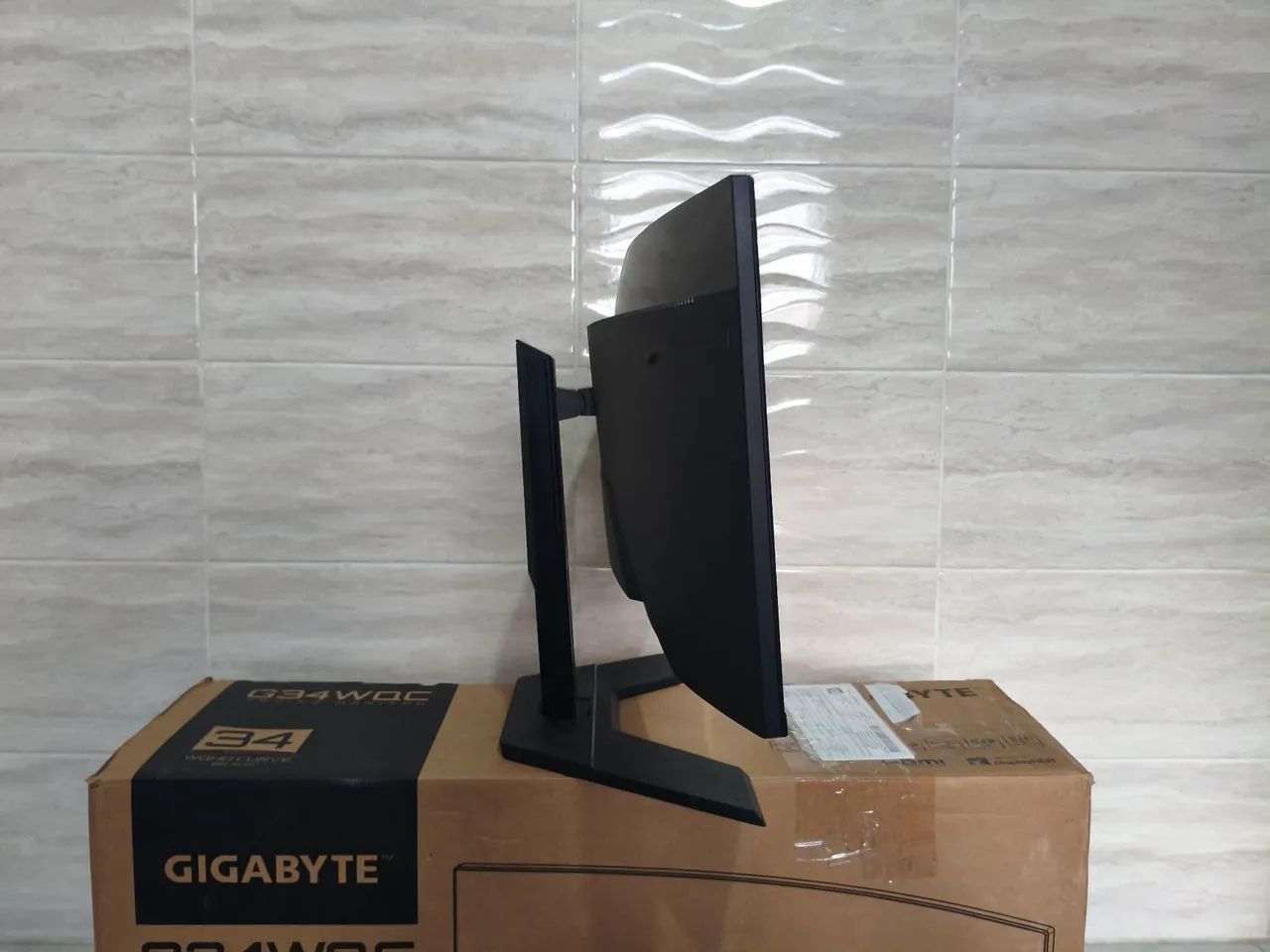 Monitor 34 ultrawide Gigabyte com defeito - Foto 3