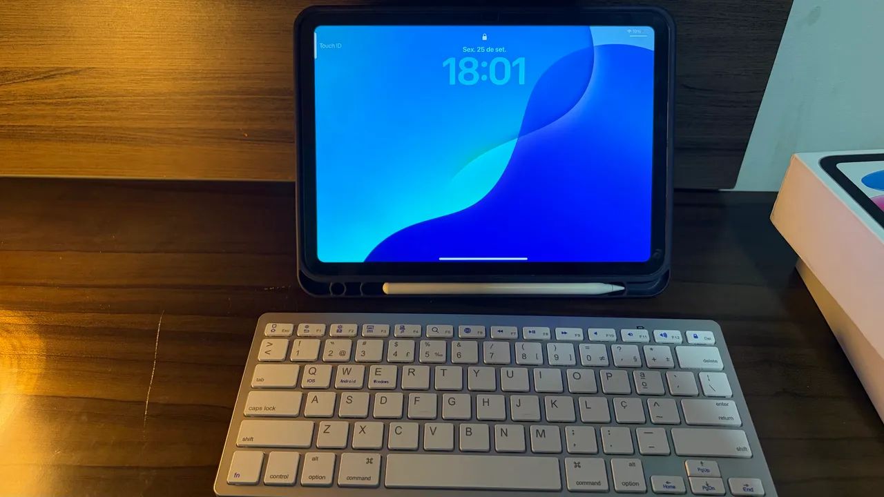 iPad 10ª geração 64gb + Caneta + Teclado + Capinha - Foto 4