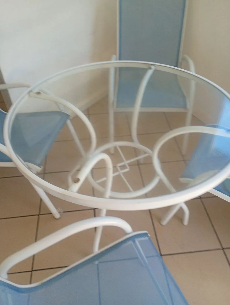 Mesa  quatro cadeiras em aluminio - Foto 2