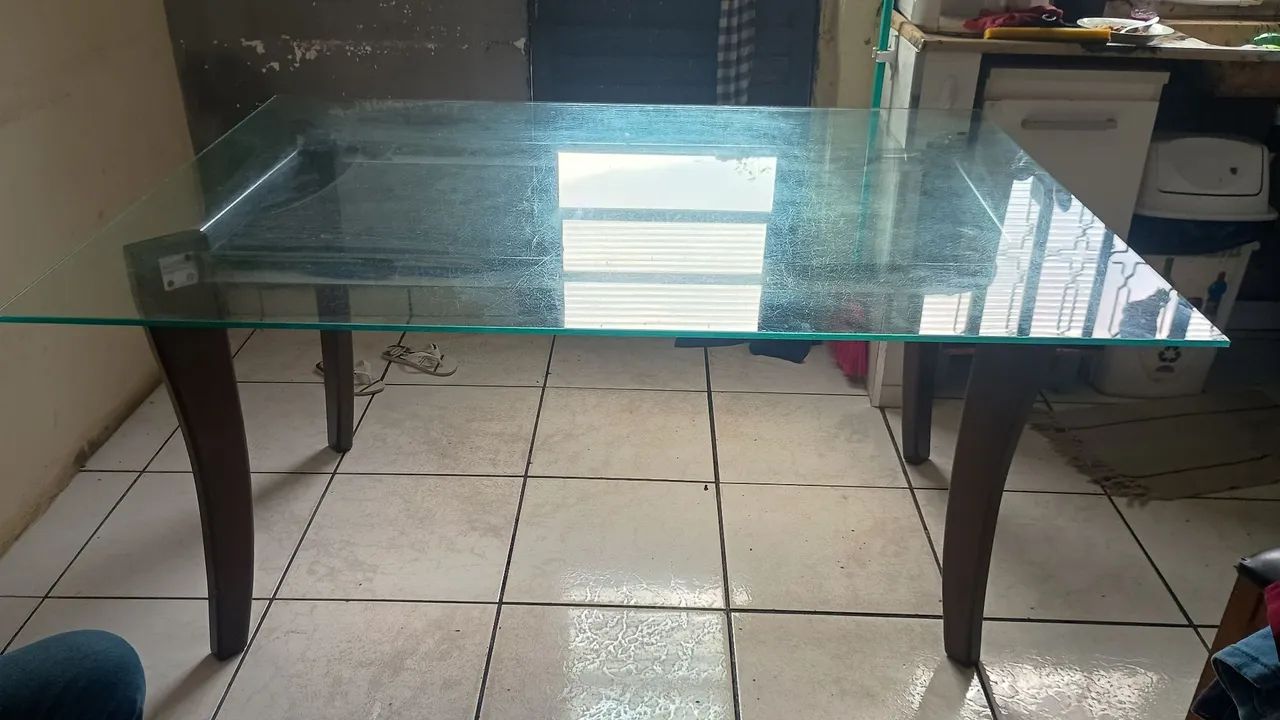 Vendo mesa com tampo de vidro - Foto 2