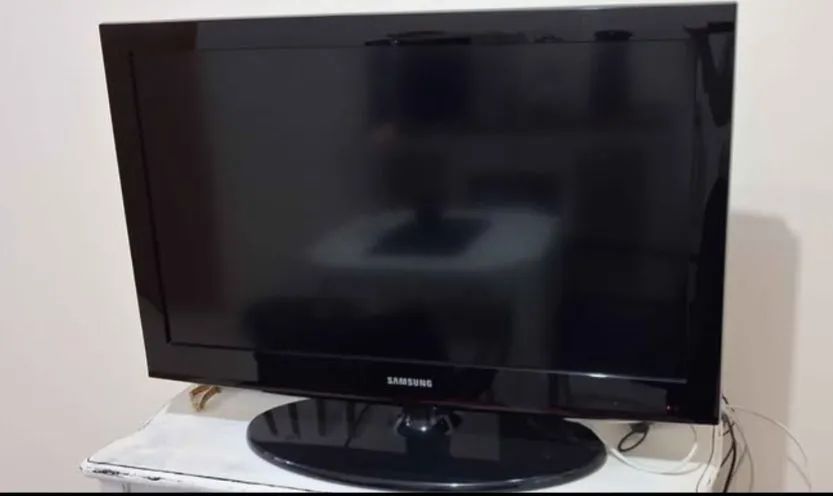 TV Samsung 32 pole