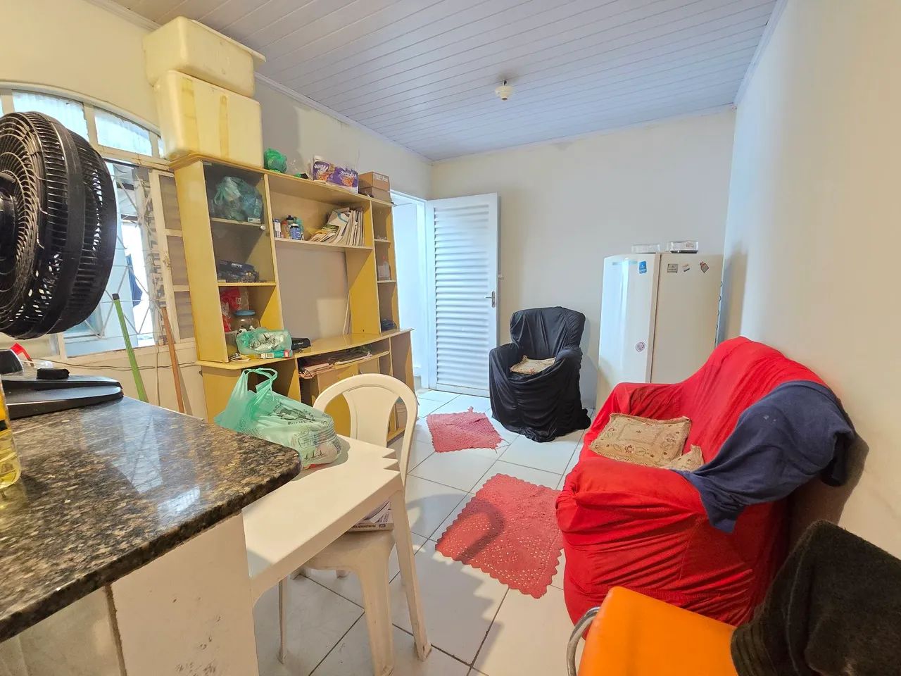 Casa de 3 quartos + 3 kitsnets, para gerar renda  - Foto 3
