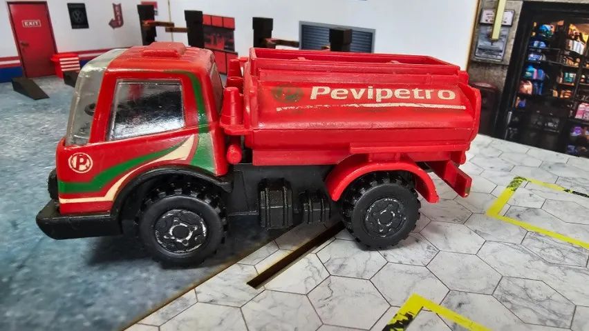 Miniatura Caminhões Pevi Usados (Usado) - Foto 2