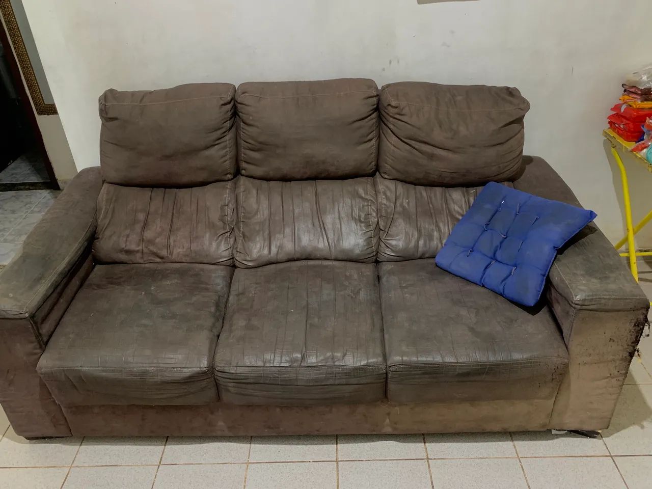 Oportunidade: Sofá-cama marrom - Foto 3