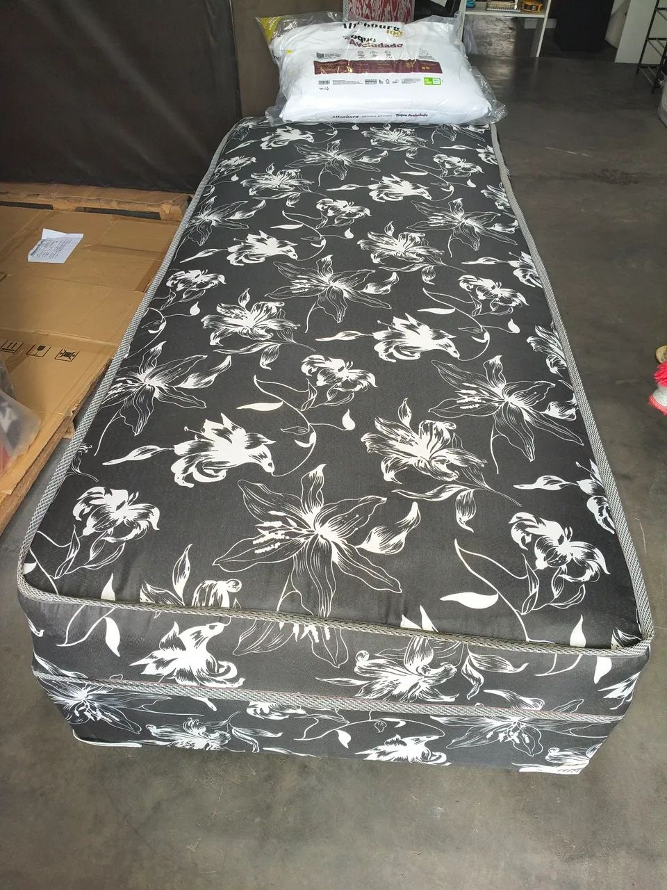 CAMA BOX SOLTEIRO DE MOLA NOVA R$380 Entrega grátis 