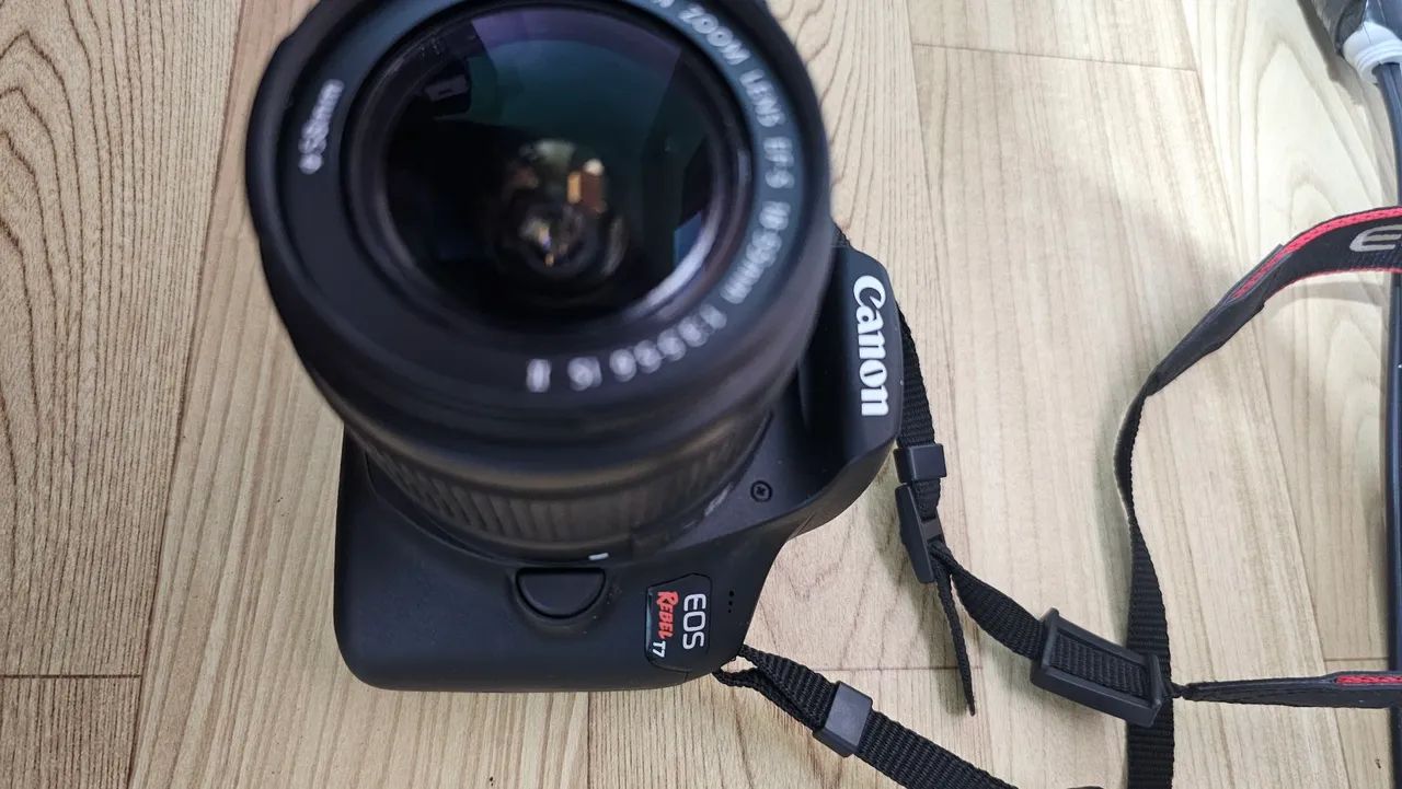 Canon T7